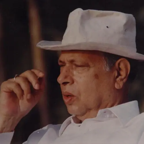 Directors : Hindi 11 Tapan Sinha