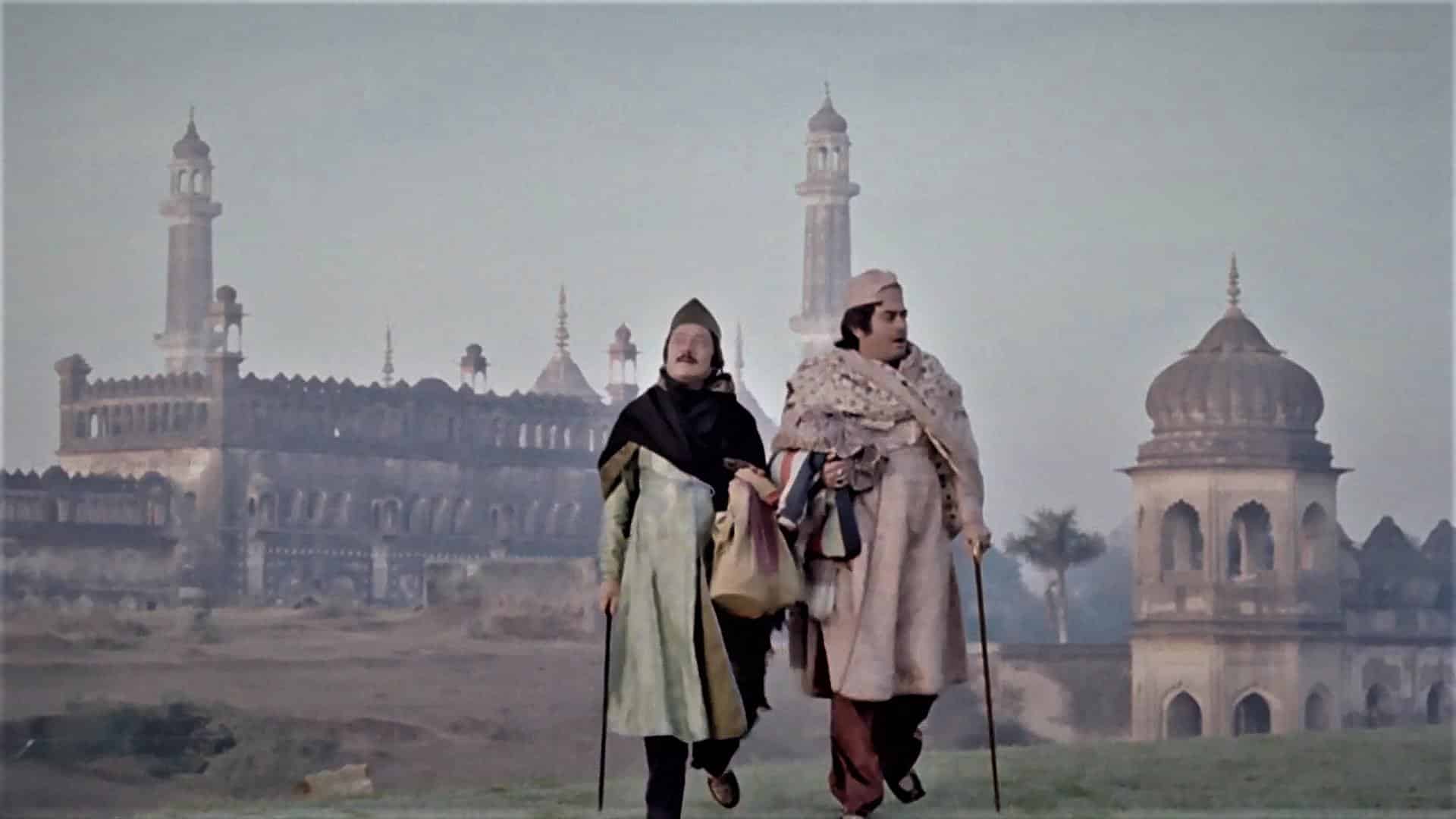 SHATRANJ KE KHILARI / THE CHESS PLAYERS (Dir. Satyajit Ray, India, 1977) –  'I rather like the sound of Hindustani….' – Movie Mahal